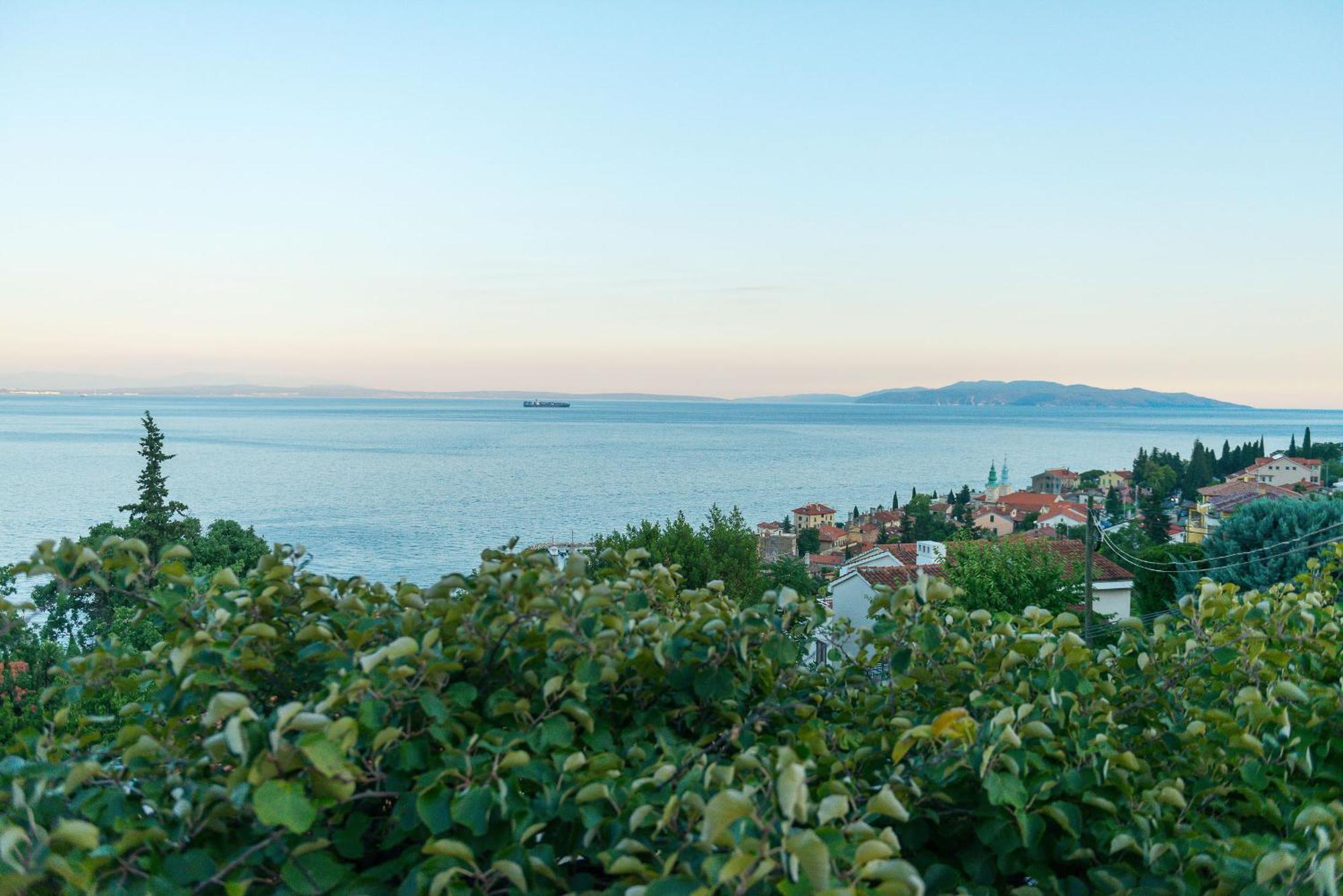 Premium Apartment With Beautiful Sea View, Short Walk To The Sea Опатия Екстериор снимка