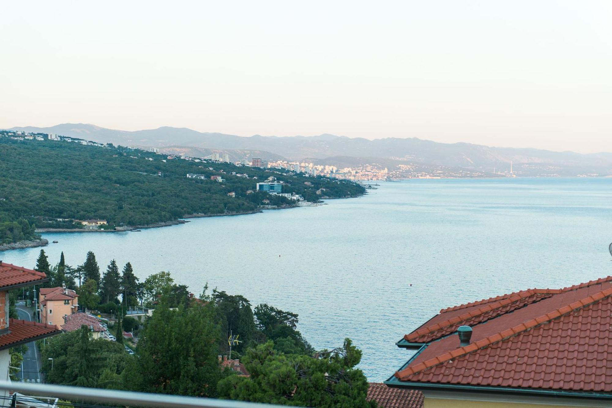 Premium Apartment With Beautiful Sea View, Short Walk To The Sea Опатия Екстериор снимка